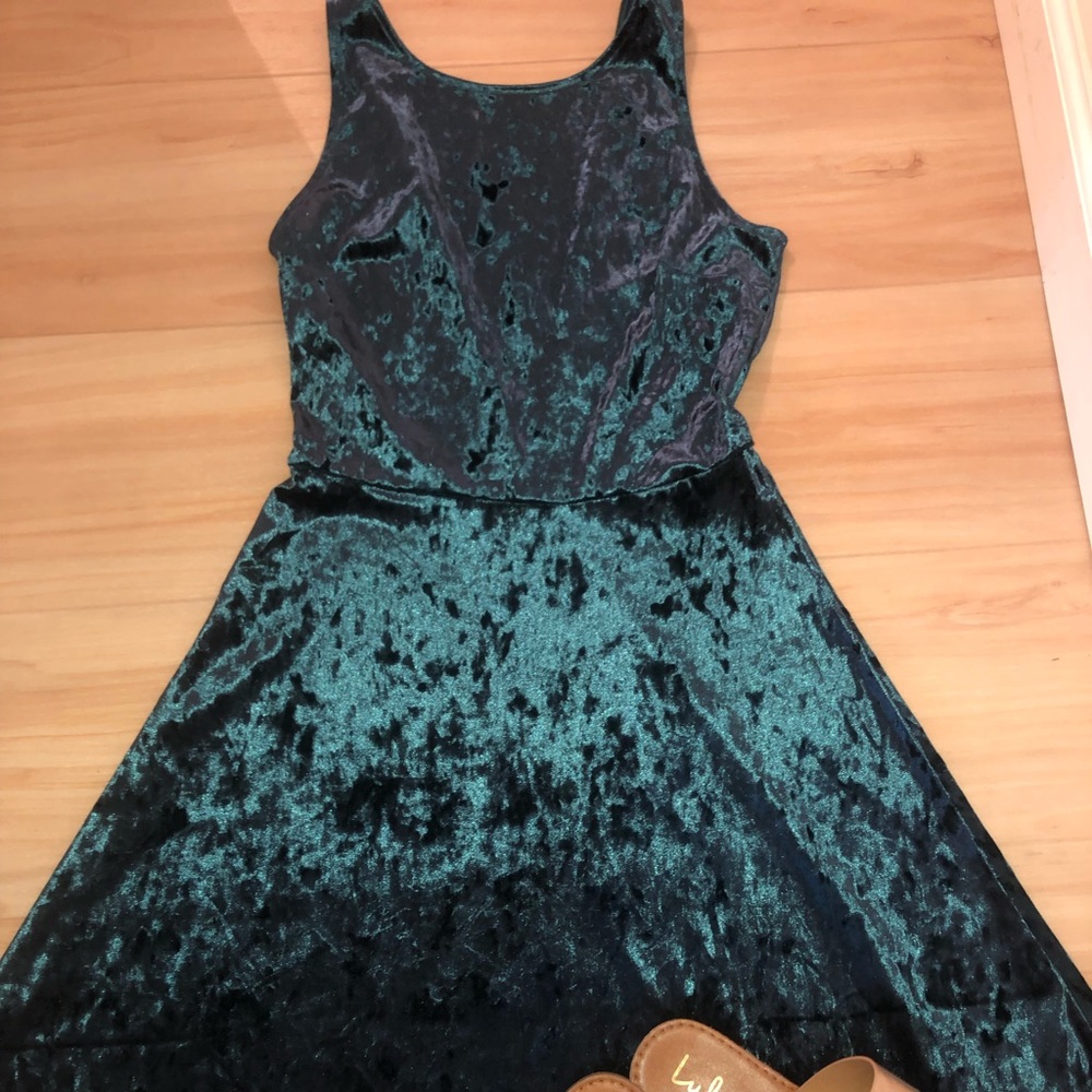 Women’s aqua/green dress